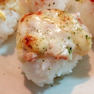 ツナとチーズの焼きおにぎり